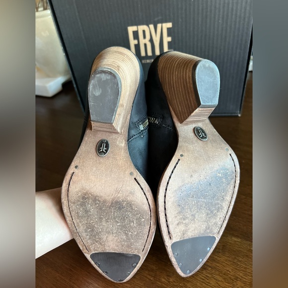 FRYE Reina Black Suede Oil Slick Leather Ankle Chunky Heel Booties US 7 - Picture 7 of 12